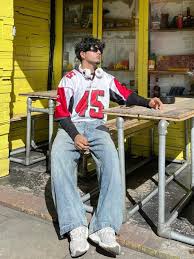 Y2K Outfits Men: The Ultimate Guide to Early 2000s Style Revival