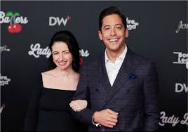 michael knowles wife